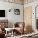 Hotel Aries & 5*