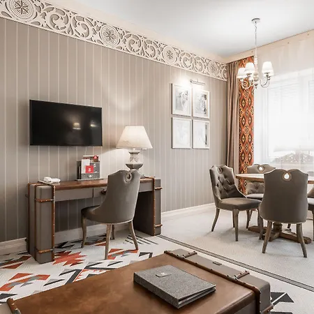 Hotel Aries & 5*